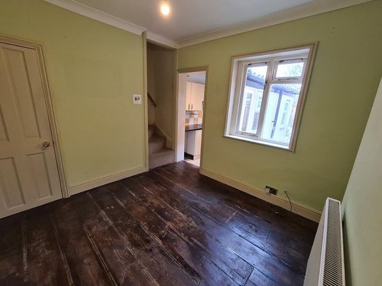 2 bedroom terraced house to rent - Photo 1