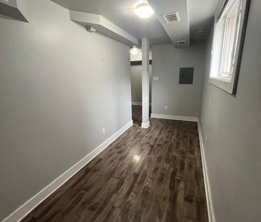 99 Henderson - Photo 2