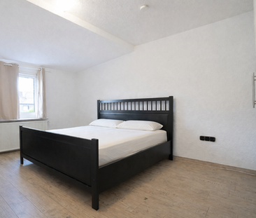 Helle ca. 100 m² große 3-Zimmer-Maisonettewohnung mit Einbauküche u... - Photo 1