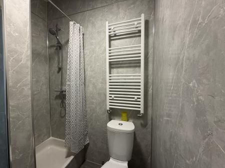 1 bedroom Flat To Let - Photo 5