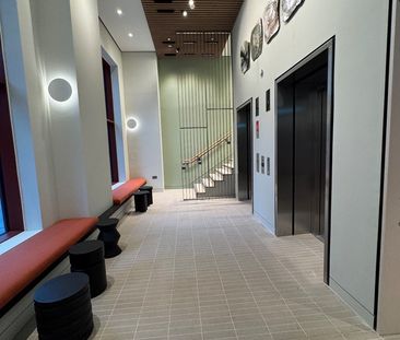 2 Bed Flat, Pilot Walk, SE10 - Photo 5