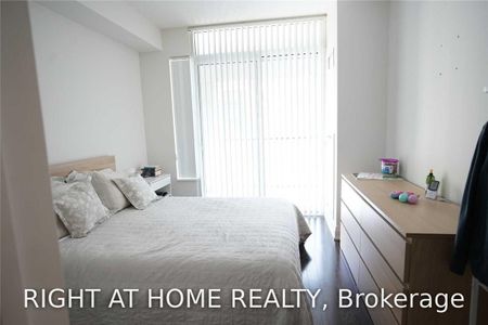 21 Clairtrell Road condo — Toronto, ON (2-Bedroom) - 2 Bedroom - Photo 4