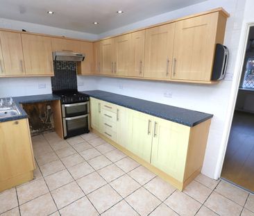 Neston Road, Walshaw, Bury, BL8 3DB - Photo 5