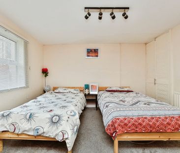 3 bedroom town house to rent - Photo 3