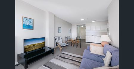 Modern 1 Bedroom With Security Parking In Prime Location - Photo 2