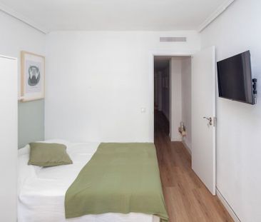 Carrer de les Illes Canàries, Valencia, Valencian Community 46023 - Photo 3