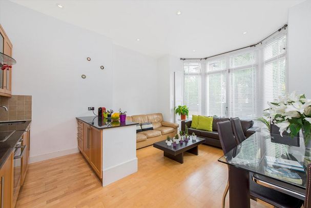 2 bedroom flat to rent - Photo 1
