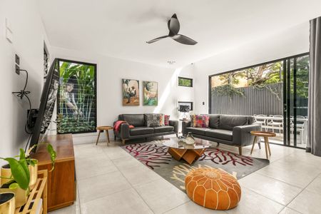 Architecturally Designed Living in New Farm – Fully Furnished with Unfurnished Option - Photo 3