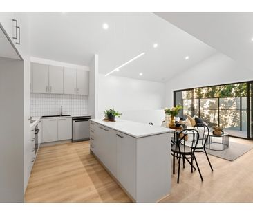 Brand New. Exceptionally Designed. Perfectly Positioned. - Photo 2