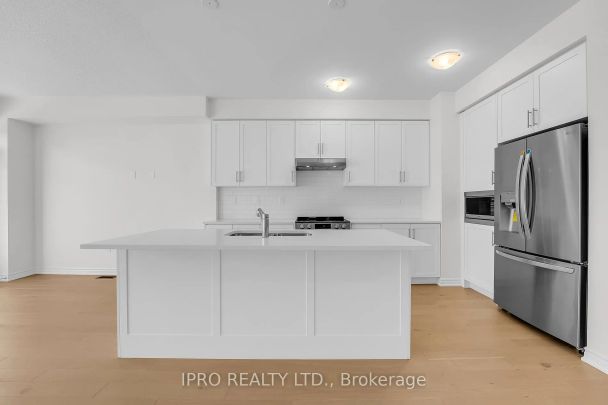 Condo Townhouse For Lease | W9253904 - Photo 1