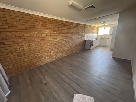 2/38 Links Ave, Tamworth - Photo 2