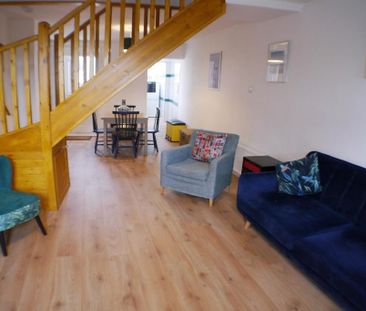 2 bedroom terraced house to rent - Photo 1