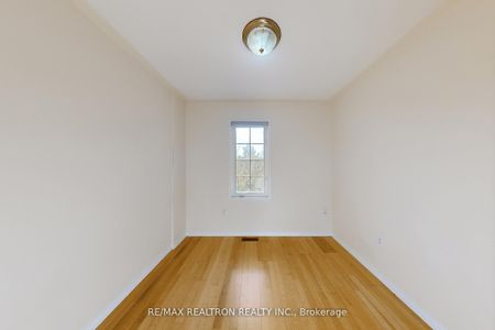 For Lease - 427 Ravineview Way, Oakville, Ontario - Photo 2