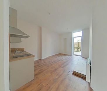 Location Appartement 2 pièces 38m² ROMANS SUR ISERE 26100 - Photo 3