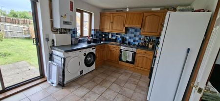 2 bedroom semi-detached house to rent - Photo 3