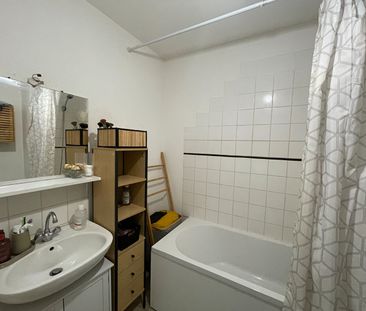 Location Appartement 1 pièce 27m² - Photo 3