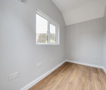 2 bedroom semi-detached house to rent - Photo 4