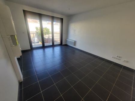 Location Appartement 2 pièces 25m² VALENCIENNES 59300 - Photo 2