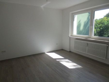 Renovierte Erdgeschoßwohnung sucht ruhigen Mieter - Photo 4