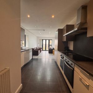 Cyprian House, Monthermer Road - Photo 2