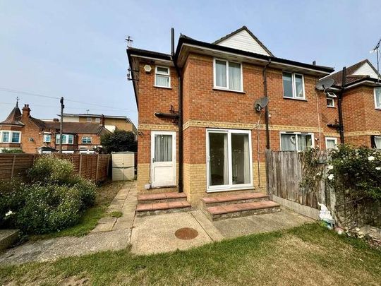 Bournemouth Park Road, Southend-on-sea, Essex, SS2 - Photo 1