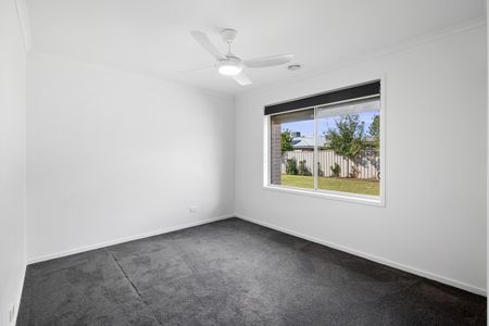 Spacious 4 Bedroom - Photo 4