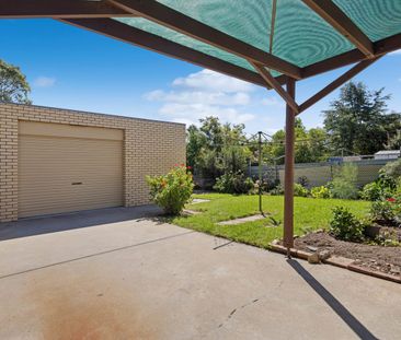 One Bedroom Unit with Lock up Garage/Workshop - Photo 5