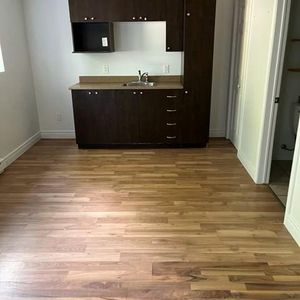 Superbe semi-détaché 6 1/2 à louer – Saint-Sauveur - Photo 2