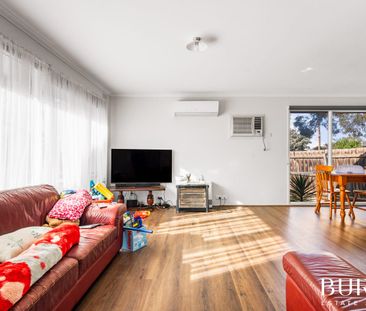 Three Bedroom Family Home with Large Backyard - Photo 2