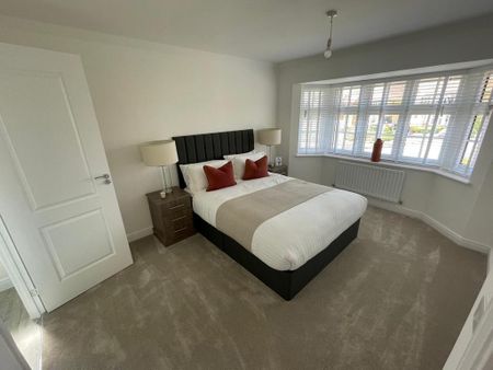 4 bedroom detached house to rent - Photo 4