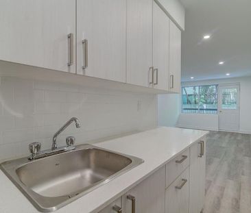 Studio Apartment Available - A louer • For Rent - Photo 2