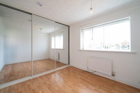 2 bedroom terraced house to rent - Photo 3