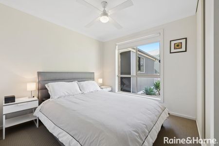 Modern and Stylish Three Bedroom Home - Photo 5
