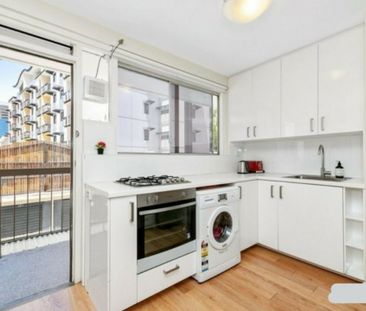 204/130A Mounts Bay Road, Perth - Photo 6