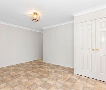 AIR-CONDITIONED LAKESIDE LIVING IN WARNERS BAY - Photo 4