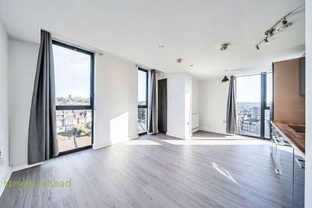 Masons Avenue, Croydon, CR0 - Photo 2