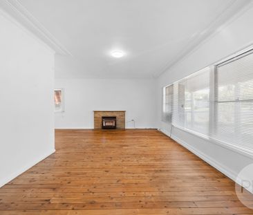 42 Nixon Cres, Tolland NSW 2650 - Photo 1