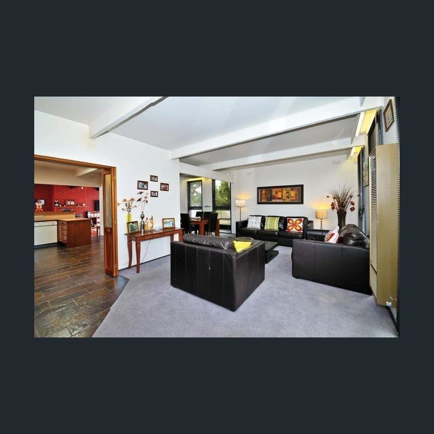 Spacious Family Living in Prime Location - Photo 1