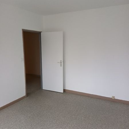 Location Appartement 4 pièces 90m² - Photo 2