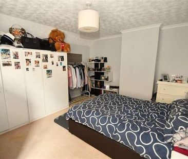 Bedroom Semi-detached House In Farncombe, GU7 - Photo 1