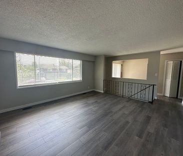 3 Bedroom Upper Near Mill Lake - Photo 3