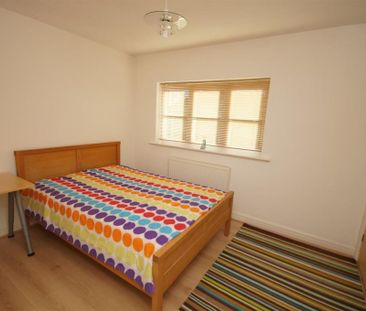 3 bedroom semi-detached house to rent - Photo 6