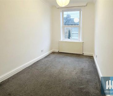 2 bedroom end of terrace house to rent - Photo 3