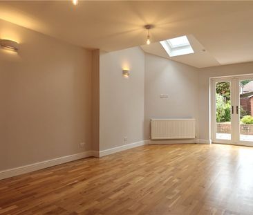 Rydes Hill Road, Guildford, Surrey, GU2 9SP - Photo 2