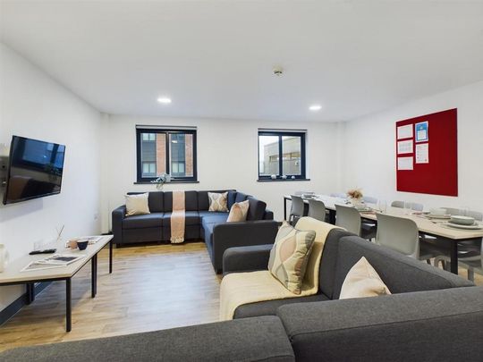 1 bedroom in a flat share to rent - Photo 1