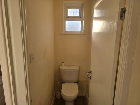 3 Bed Terraced House, Courtland Avenue, SW16 - Photo 3
