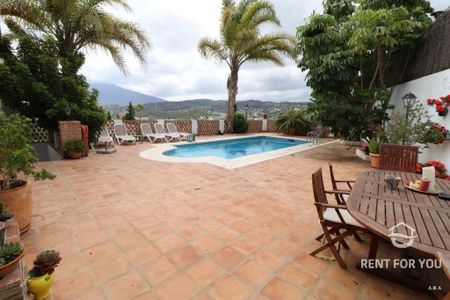 Luxury Villa for rent in Coín, Andalusia - Photo 4