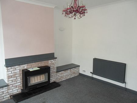 2 bed Terraced - Photo 2