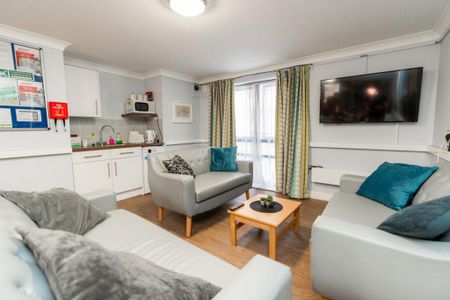 1 bedroom private hall to rent - Photo 3