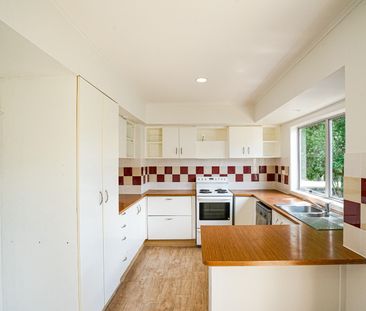 Fresh, Bright & Ready to Move In! - Photo 6